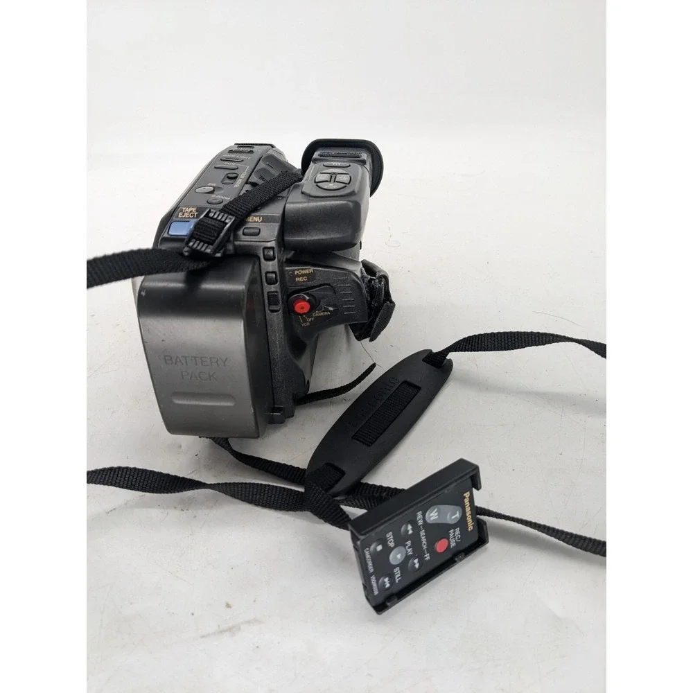 Panasonic Palmcorder VHS-C PV-L758D Camcorder Camera Untested For Parts. A15